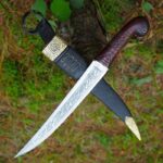 Handmade Scimitar Short Sword – Engraved Fuller Blade with Brass Fittings & Leather Scabbard